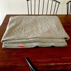 Opal house medallion stitch queen quilt